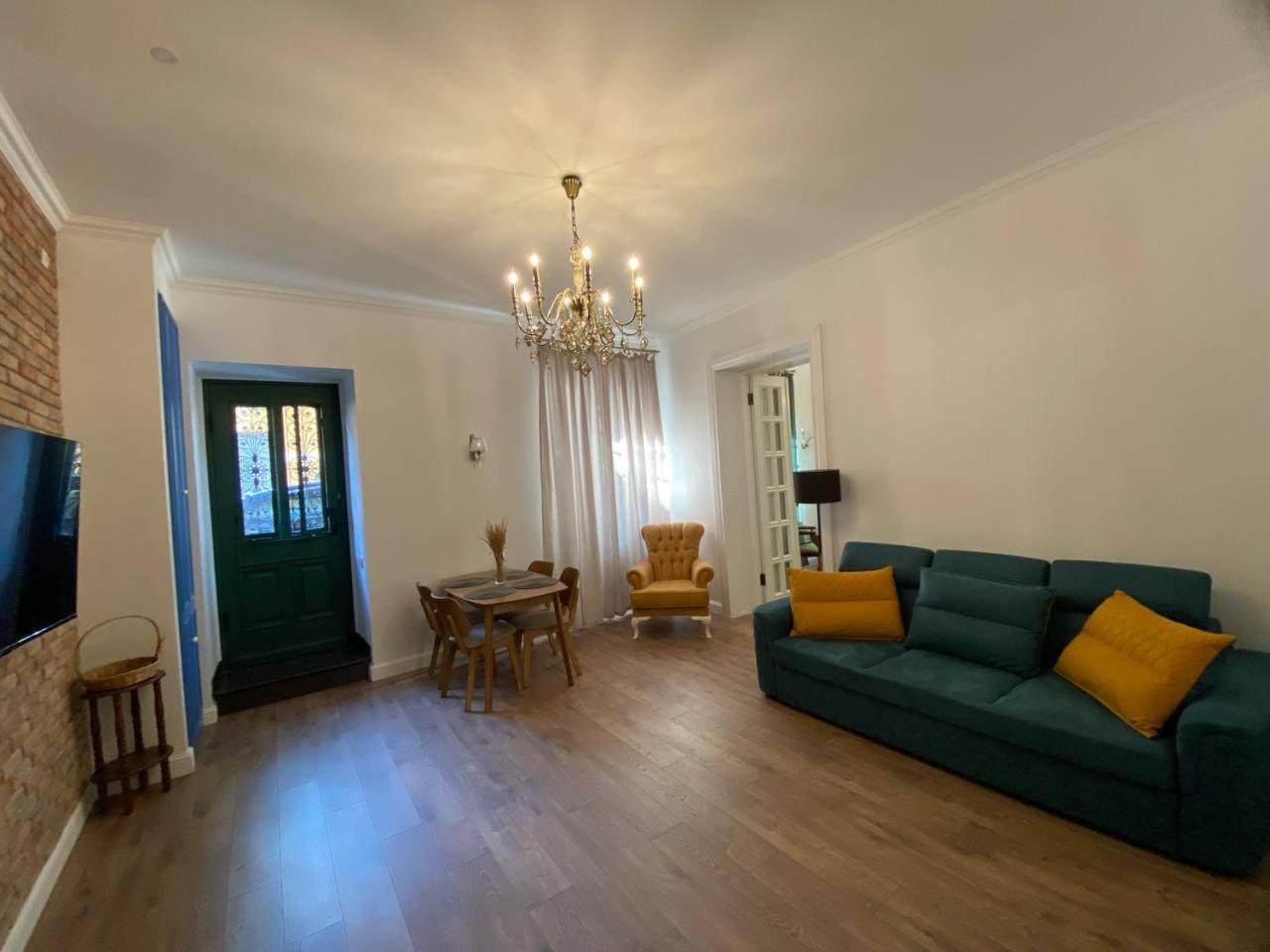 Apartments Margarita ティビリシ エクステリア 写真