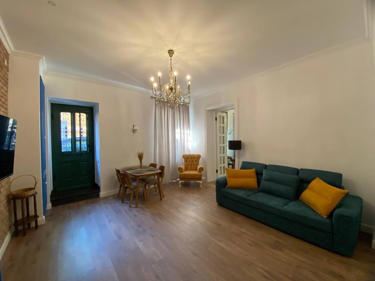 Apartments Margarita ティビリシ エクステリア 写真