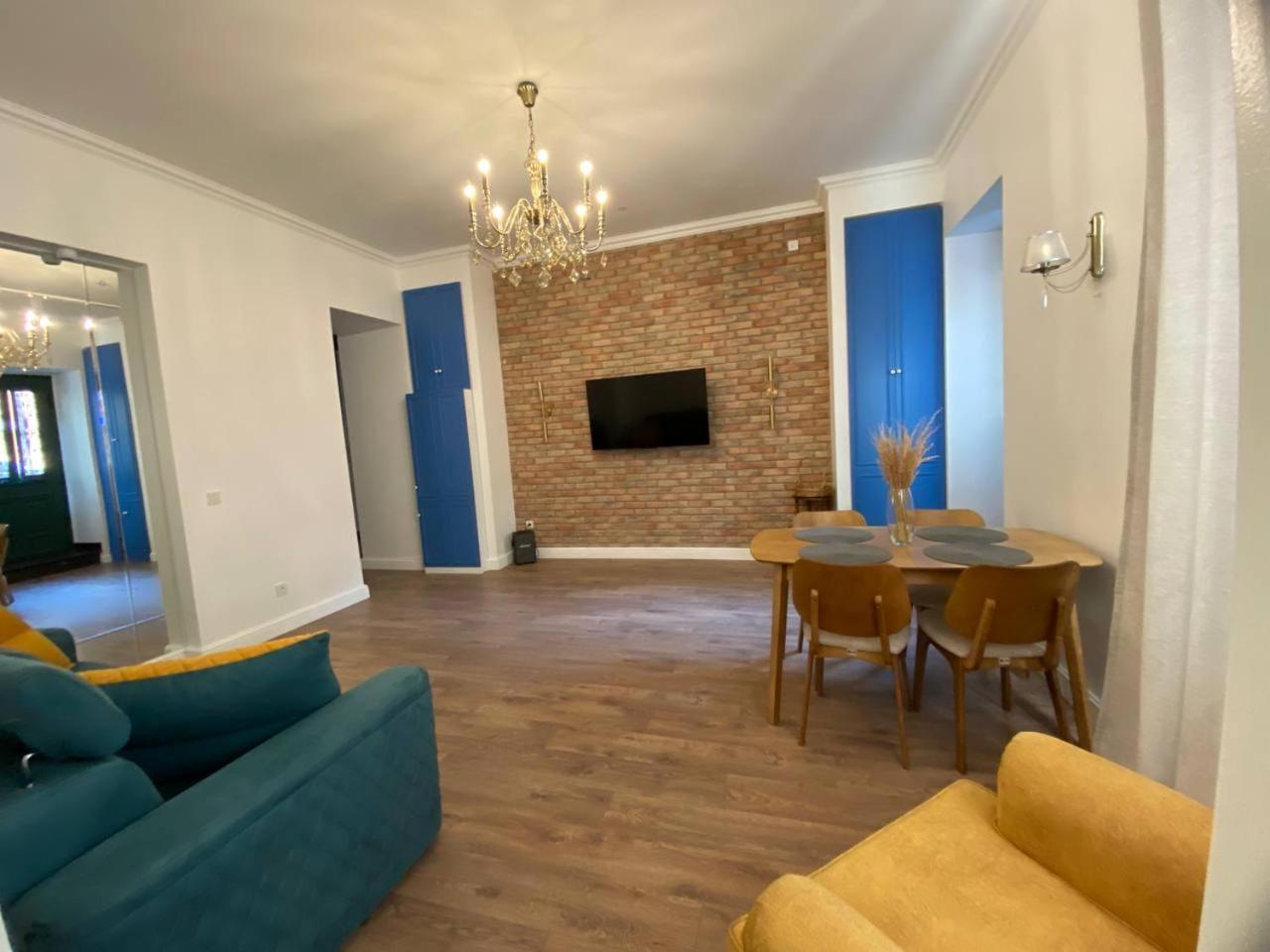 Apartments Margarita ティビリシ エクステリア 写真