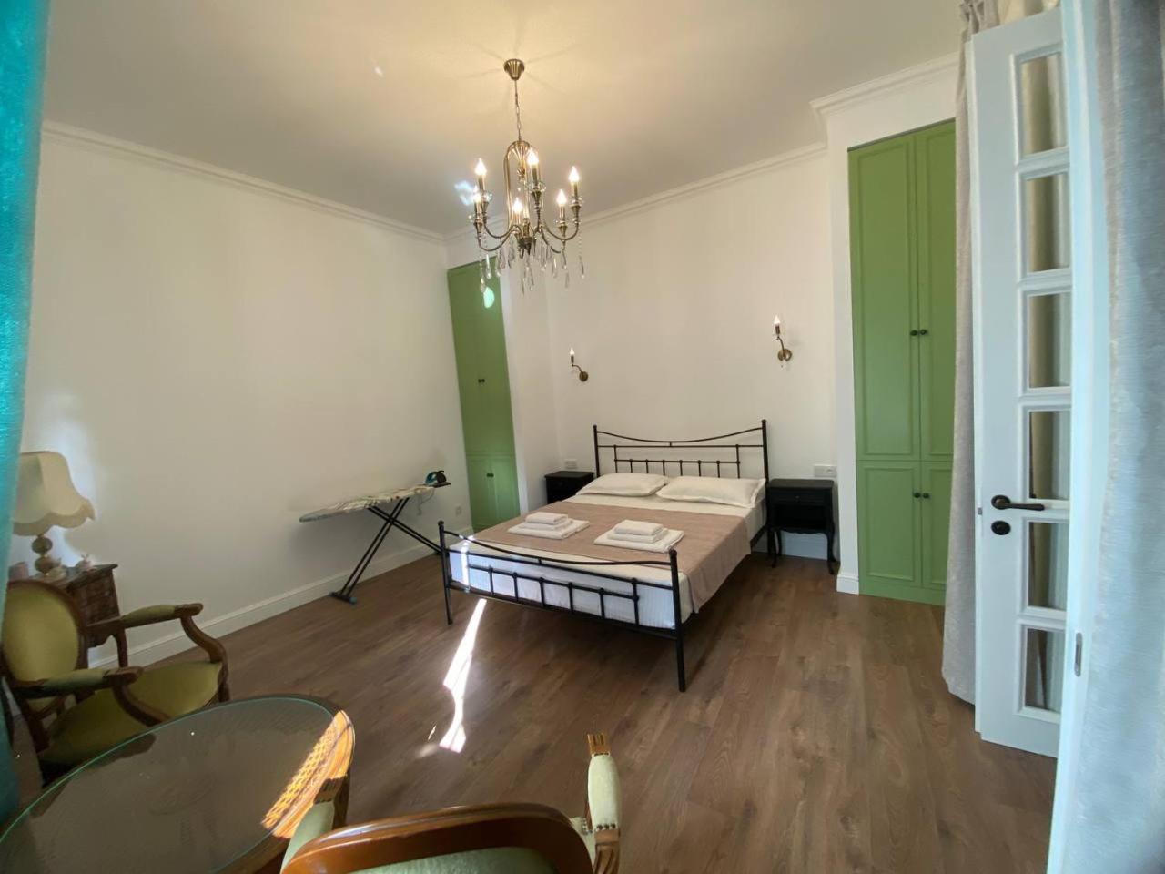 Apartments Margarita ティビリシ エクステリア 写真